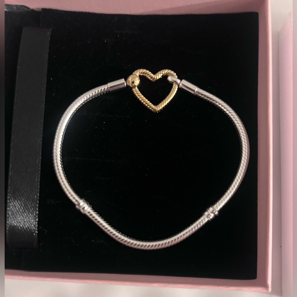 Pandora Moments Heart Closure Snake Chain Bracelet